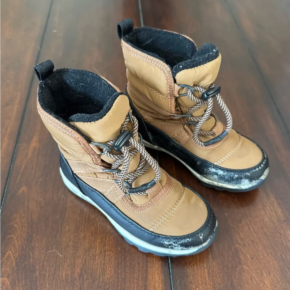 Kids Brown and Black Winter Snow Boots Size 10